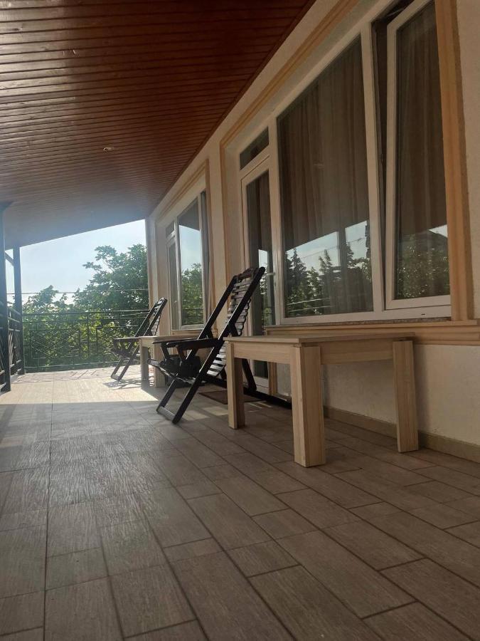 Guest House Nino Makhinjauri Eksteriør billede
