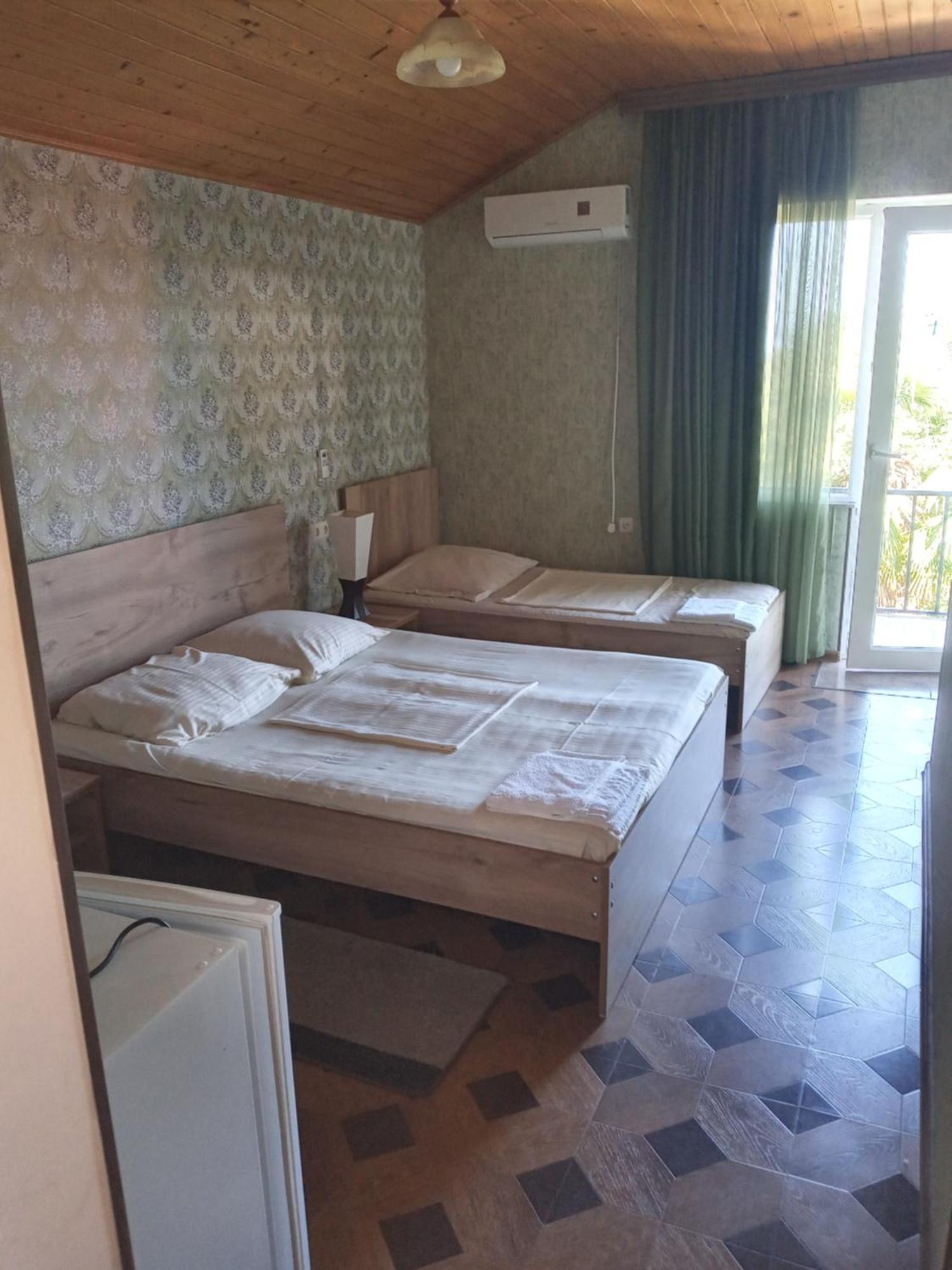 Guest House Nino Makhinjauri Eksteriør billede